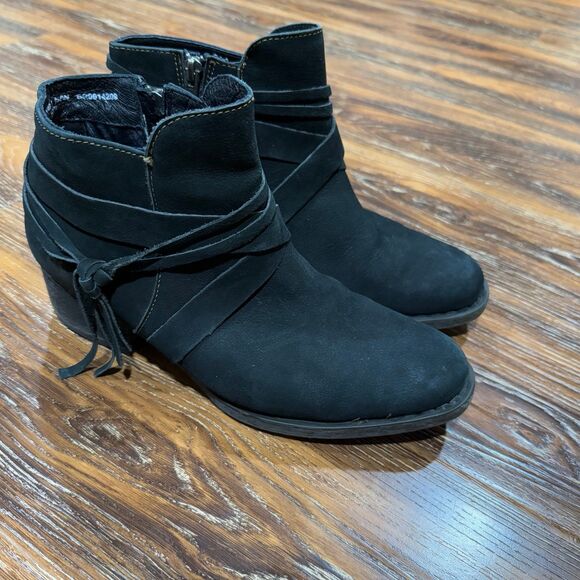 Born Montilla Women Black Leather Ankle Booties Tassel Boots Zip Size 9 Suede‎ - Picture 1 of 8